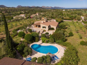 Ferienhaus in Pollença mit Großem Pool